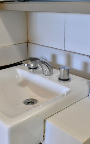Apartamento à venda com 84m², 2 quartos e 1 vaga Apartamento à venda com 84m², 2 quartos e 1 vagaBanheiro Social