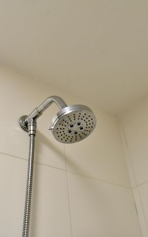 Apartamento à venda com 84m², 2 quartos e 1 vaga Apartamento à venda com 84m², 2 quartos e 1 vagaBanheiro da Suíte