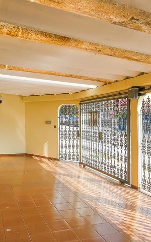 Casa à venda com 240m², 3 quartos e 2 vagasGaragem