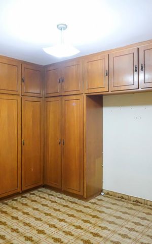Casa à venda com 240m², 3 quartos e 2 vagasSuíte
