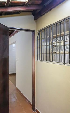 Casa à venda com 240m², 3 quartos e 2 vagasÁrea de serviço
