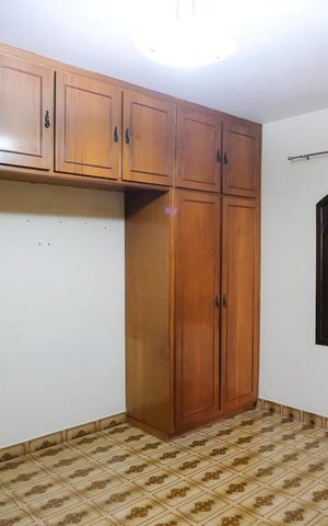 Casa à venda com 240m², 3 quartos e 2 vagasSuíte