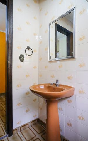 Casa à venda com 240m², 3 quartos e 2 vagasLavabo