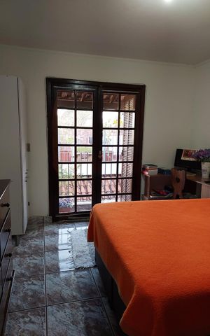 Casa à venda com 100m², 3 quartos e 2 vagas Casa à venda com 100m², 3 quartos e 2 vagasQuarto 1