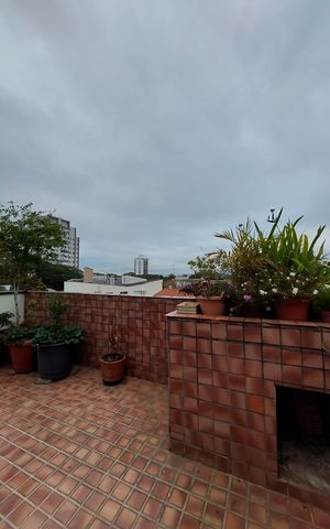 Casa à venda com 100m², 3 quartos e 2 vagas Casa à venda com 100m², 3 quartos e 2 vagasEdícula