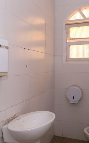 Casa à venda com 400m², 4 quartos e 6 vagasBanheiro 3