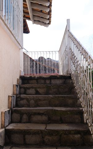 Casa à venda com 400m², 4 quartos e 6 vagasVaranda - Escadas