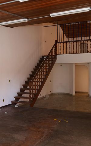 Casa à venda com 400m², 4 quartos e 6 vagasSala