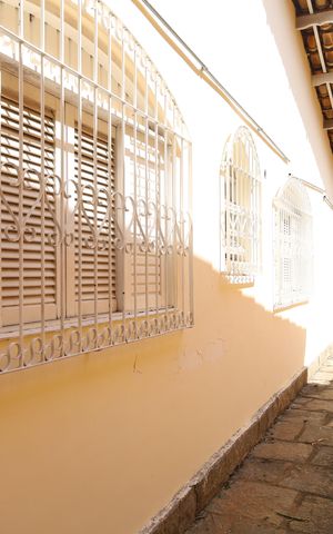 Casa à venda com 400m², 4 quartos e 6 vagasCorredor lateral