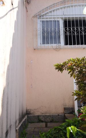 Casa à venda com 400m², 4 quartos e 6 vagasVaranda