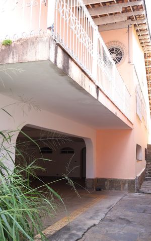 Casa à venda com 400m², 4 quartos e 6 vagasVaranda