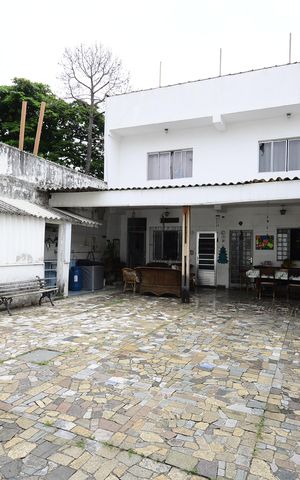 Casa para alugar com 350m², 5 quartos e 2 vagasQuintal