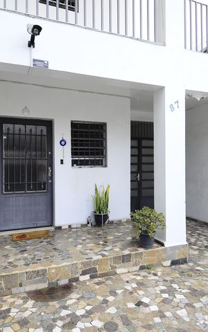 Casa para alugar com 350m², 5 quartos e 2 vagasFachada