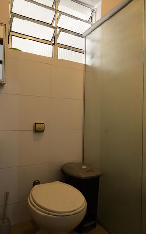 Casa para alugar com 350m², 5 quartos e 2 vagasBanheiro Corredor