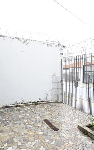 Casa para alugar com 350m², 5 quartos e 2 vagasQuintal