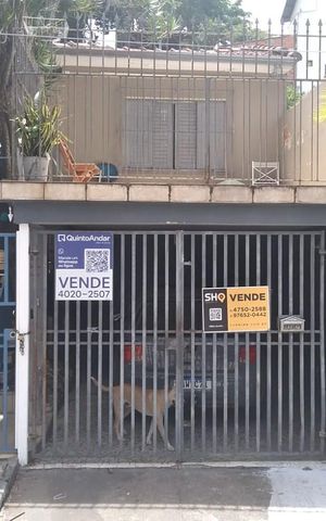 Casa à venda com 153m², 2 quartos e 1 vaga Casa à venda com 153m², 2 quartos e 1 vagaFachada