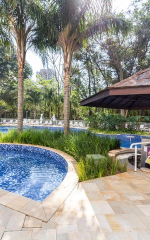 Apartamento à venda com 171m², 3 quartos e 3 vagas Apartamento à venda com 171m², 3 quartos e 3 vagasÁrea comum - Piscina