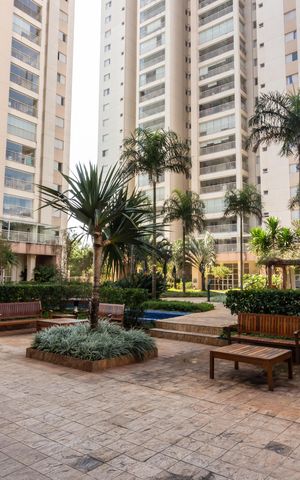Apartamento à venda com 171m², 3 quartos e 3 vagas Apartamento à venda com 171m², 3 quartos e 3 vagasCondomínio