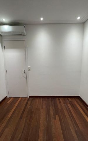 Apartamento à venda com 171m², 3 quartos e 3 vagas Apartamento à venda com 171m², 3 quartos e 3 vagasSuíte 2