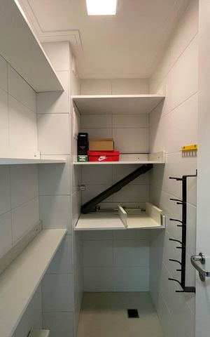 Apartamento à venda com 171m², 3 quartos e 3 vagas Apartamento à venda com 171m², 3 quartos e 3 vagasÁrea de Serviço