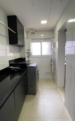 Apartamento à venda com 171m², 3 quartos e 3 vagas Apartamento à venda com 171m², 3 quartos e 3 vagasÁrea de Serviço
