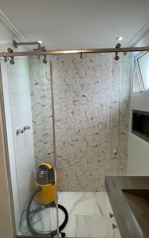 Apartamento à venda com 171m², 3 quartos e 3 vagas Apartamento à venda com 171m², 3 quartos e 3 vagasBanheiro da Suíte 1