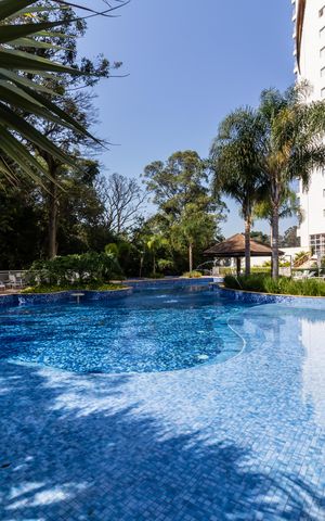 Apartamento à venda com 171m², 3 quartos e 3 vagas Apartamento à venda com 171m², 3 quartos e 3 vagasÁrea comum - Piscina