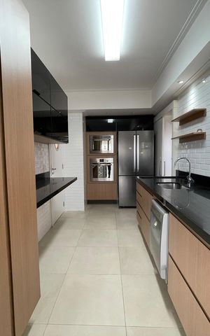 Apartamento à venda com 171m², 3 quartos e 3 vagas Apartamento à venda com 171m², 3 quartos e 3 vagasCozinha