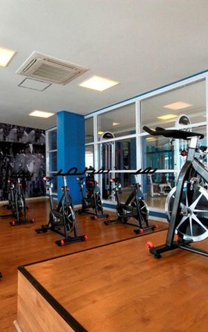 Apartamento à venda com 171m², 3 quartos e 3 vagas Apartamento à venda com 171m², 3 quartos e 3 vagasÁrea comum - Academia