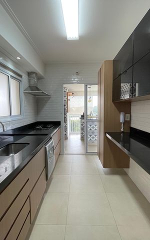 Apartamento à venda com 171m², 3 quartos e 3 vagas Apartamento à venda com 171m², 3 quartos e 3 vagasCozinha