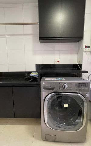 Apartamento à venda com 171m², 3 quartos e 3 vagas Apartamento à venda com 171m², 3 quartos e 3 vagasÁrea de Serviço