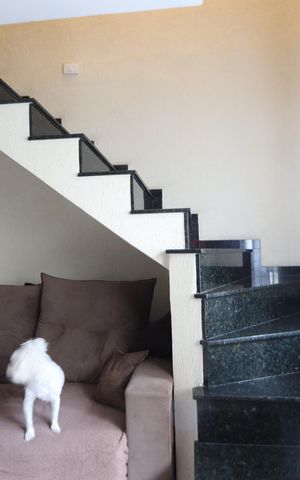 Casa para alugar com 120m², 3 quartos e sem vagaEscada