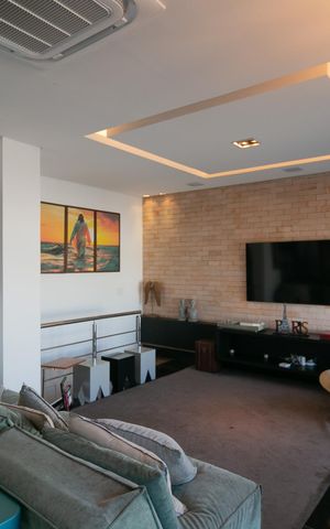 Apartamento à venda com 270m², 3 quartos e 3 vagas Apartamento à venda com 270m², 3 quartos e 3 vagasSala de TV
