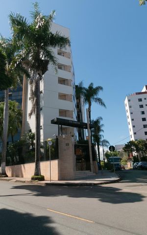 Apartamento à venda com 270m², 3 quartos e 3 vagas Apartamento à venda com 270m², 3 quartos e 3 vagasFachada