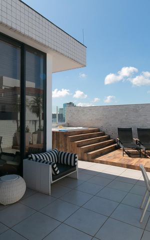 Apartamento à venda com 270m², 3 quartos e 3 vagas Apartamento à venda com 270m², 3 quartos e 3 vagasÁrea Externa