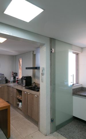 Apartamento à venda com 270m², 3 quartos e 3 vagas Apartamento à venda com 270m², 3 quartos e 3 vagasCozinha
