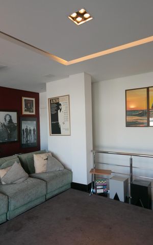 Apartamento à venda com 270m², 3 quartos e 3 vagas Apartamento à venda com 270m², 3 quartos e 3 vagasSala de TV