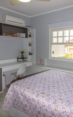 Casa de condomínio à venda com 390m², 4 quartos e 4 vagas Casa de condomínio à venda com 390m², 4 quartos e 4 vagasSuíte 2