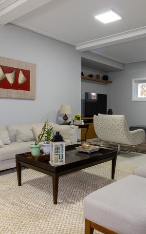 Casa de condomínio à venda com 390m², 4 quartos e 4 vagas Casa de condomínio à venda com 390m², 4 quartos e 4 vagasSala
