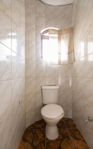 Casa à venda com 300m², 5 quartos e 4 vagas Casa à venda com 300m², 5 quartos e 4 vagasBanheiro da Suíte 1