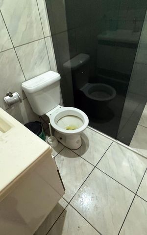 Casa à venda com 360m², 6 quartos e 2 vagas Casa à venda com 360m², 6 quartos e 2 vagasCasa 2 - Banheiro 2