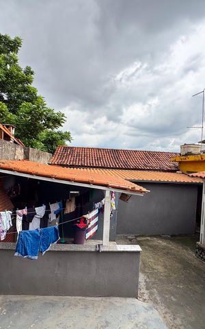 Casa à venda com 360m², 6 quartos e 2 vagas Casa à venda com 360m², 6 quartos e 2 vagasGaragem