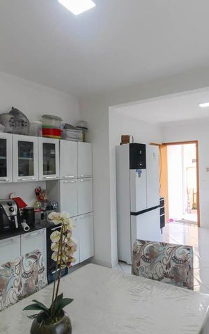Casa à venda com 180m², 3 quartos e 2 vagasCozinha