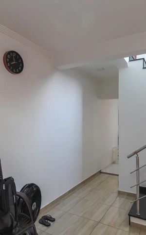 Casa à venda com 180m², 3 quartos e 2 vagasSala
