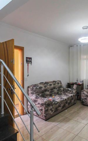 Casa à venda com 180m², 3 quartos e 2 vagasSala
