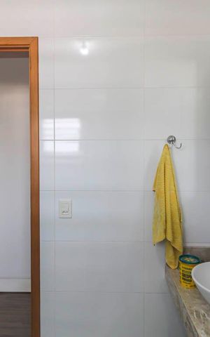 Casa à venda com 180m², 3 quartos e 2 vagasBanheiro
