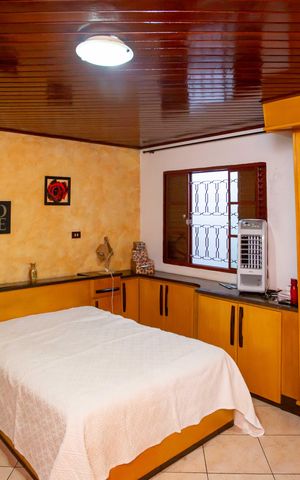 Casa para alugar com 250m², 3 quartos e 3 vagasSuíte