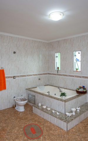 Casa para alugar com 250m², 3 quartos e 3 vagasBanheiro da Suíte