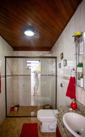 Casa para alugar com 250m², 3 quartos e 3 vagasBanheiro Social
