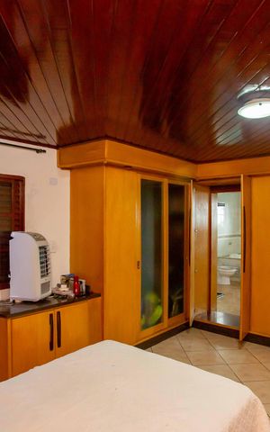 Casa para alugar com 250m², 3 quartos e 3 vagasSuíte